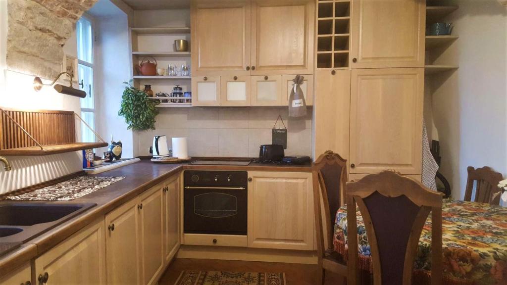 Gozy Old Town Family House