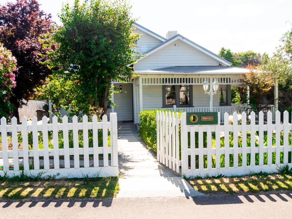 Di Maggio Hepburn Springs Perfect Location FREE WIFI