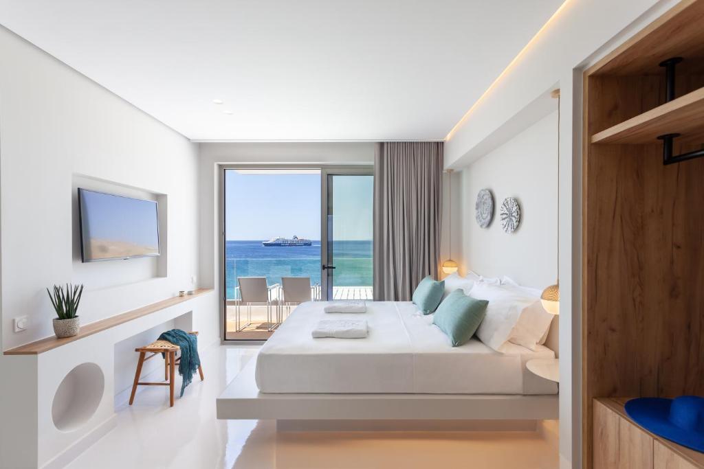 Infinity View Hotel Tinos (Tinos Town) 
