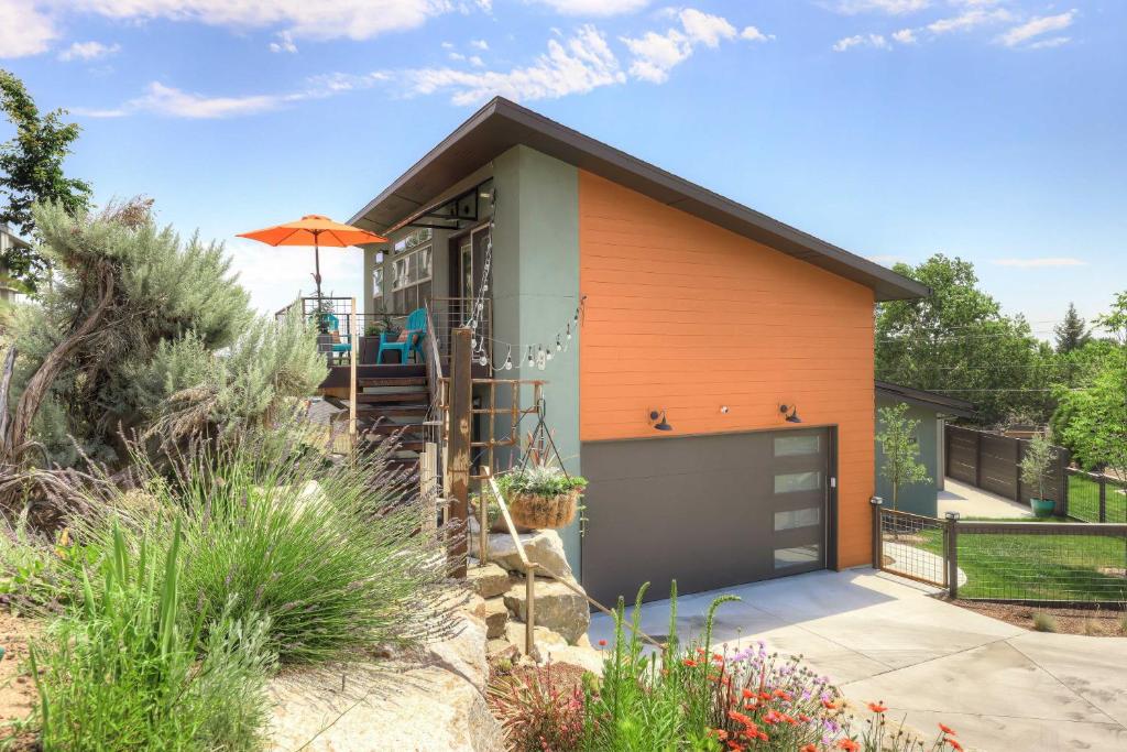 Stylish and Modern Boise Studio with Foothills Views! (Boise) 