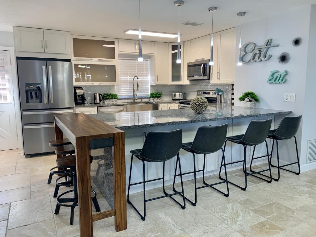 Modern Coastal Home near Siesta Key and Downtown (Sarasota)