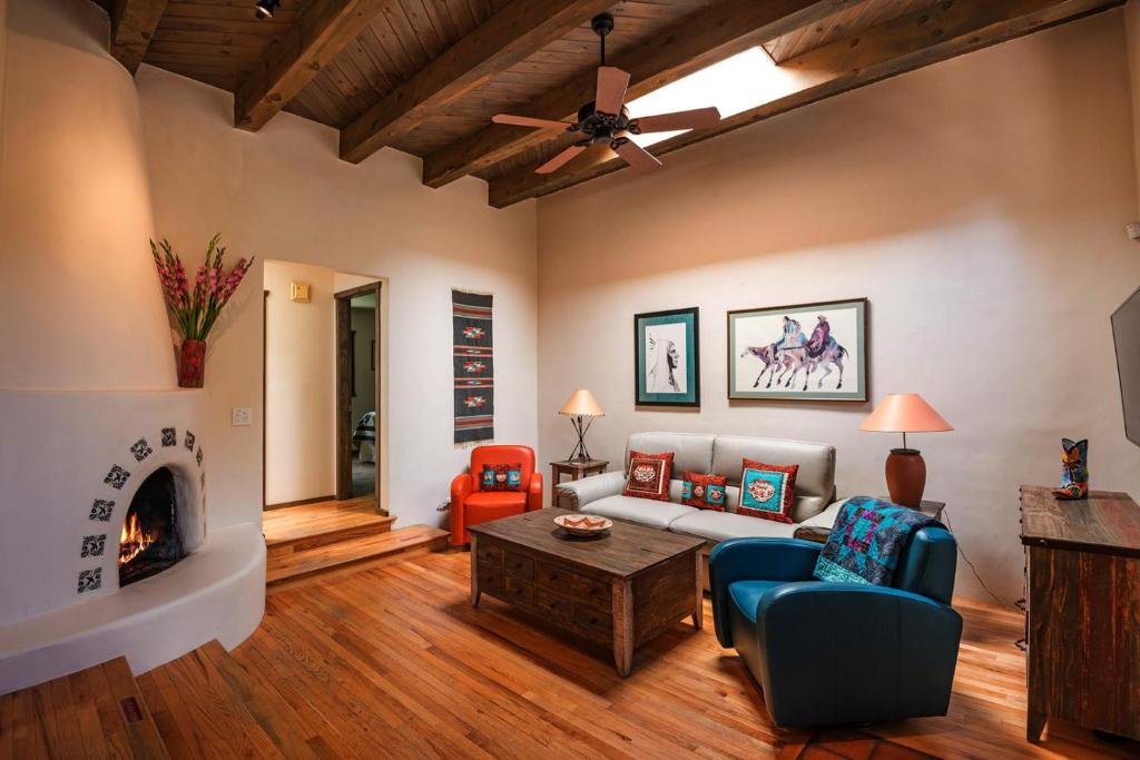 2 Bedroom - 10 Min. Walk to Plaza - Alegre
