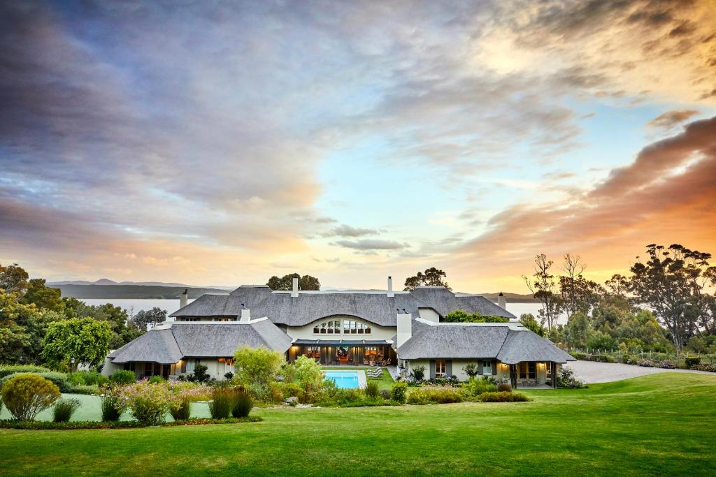 The Thatch House Hermanus (Hermanus) 