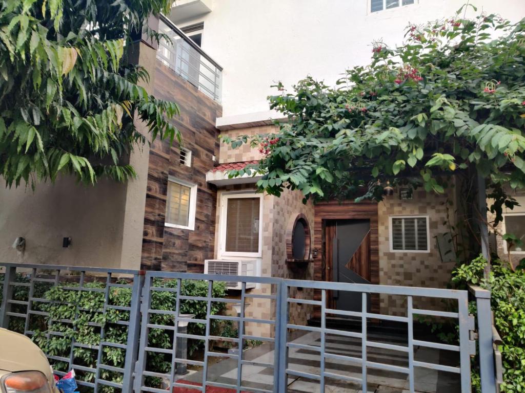 Villa available near expomart